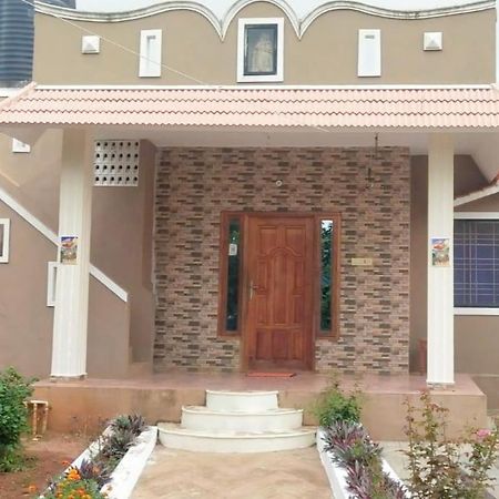 Yelagiri Golden Villa Екстер'єр фото