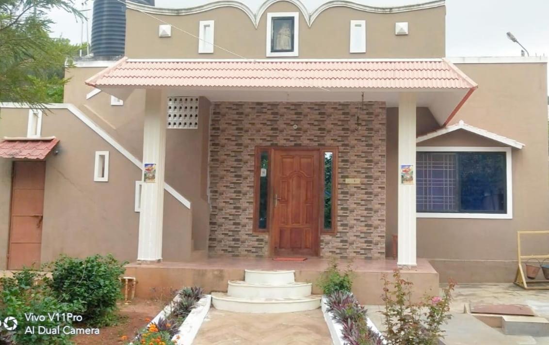 Yelagiri Golden Villa Екстер'єр фото